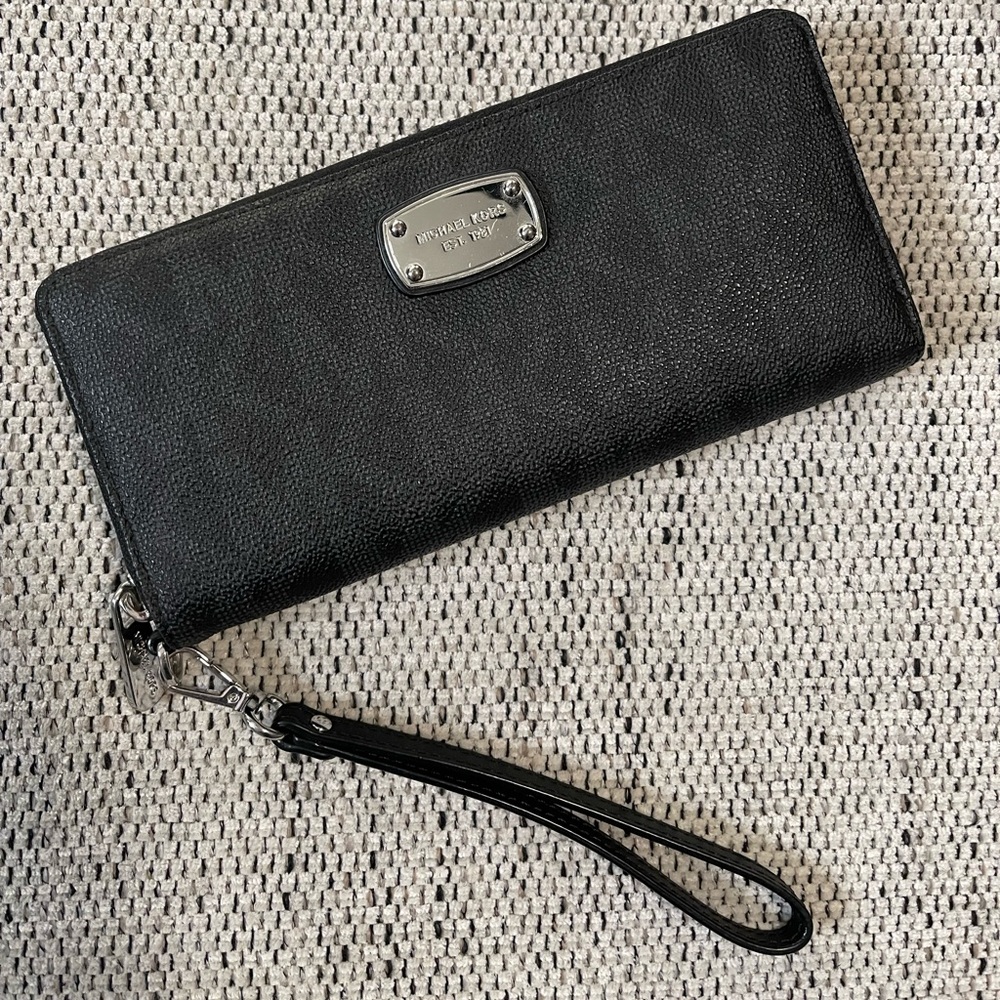 Michael Kors Large Logo continental wallet, Black/Silver